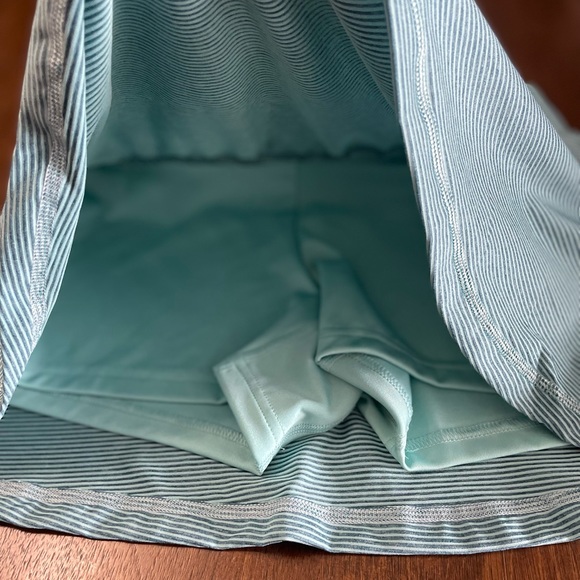 Adidas skort size medium - Picture 4 of 5